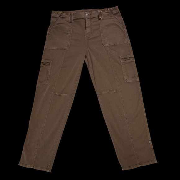 Chico's Pants - Chico's, Size 2.5 (US 14), EUC, Cargo pants, convertible, POCKETS!